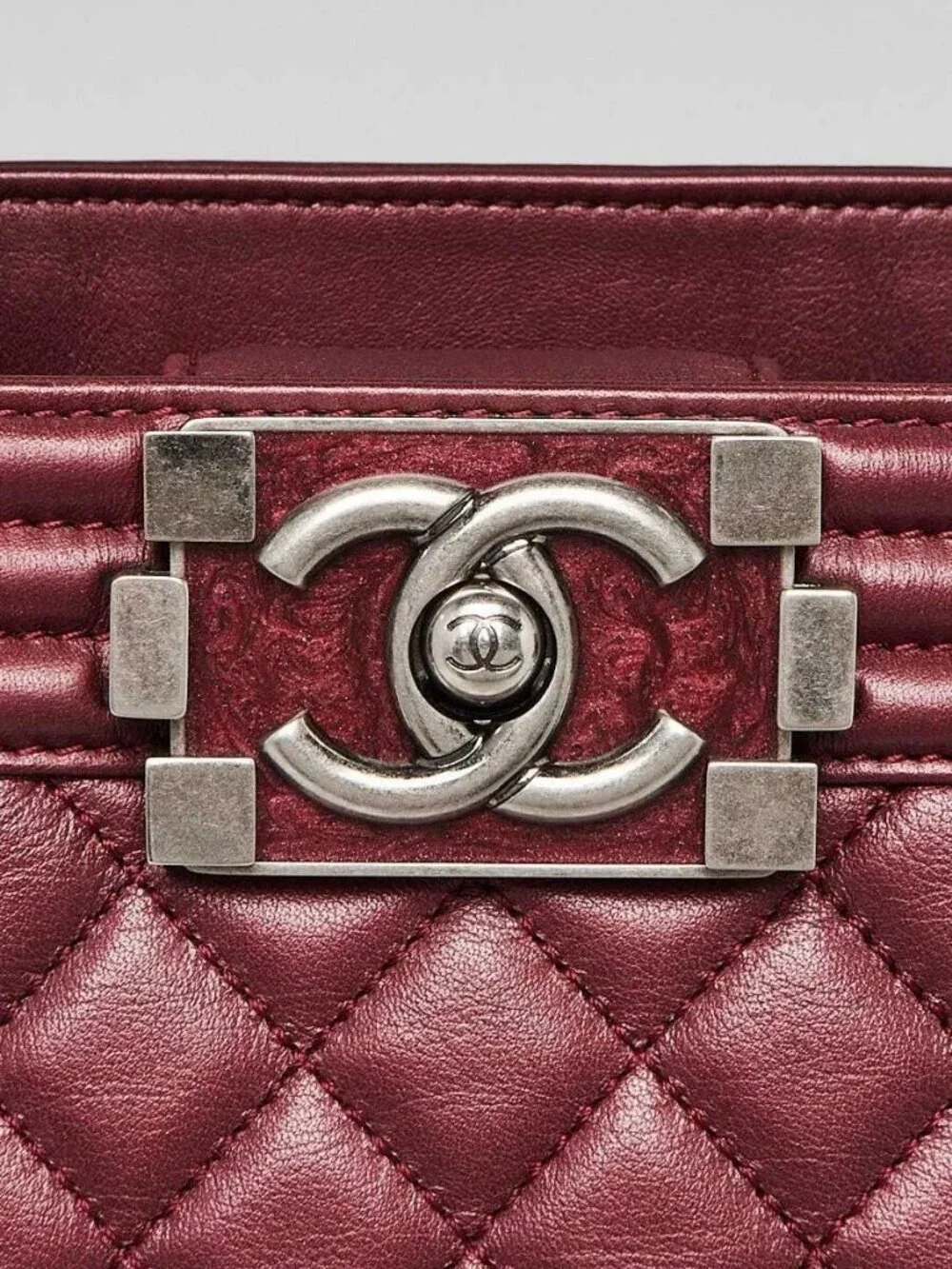 Chanel Metallic Burgundy Quilted Leather Large Boy Tote Bag - Picture 6 of 12